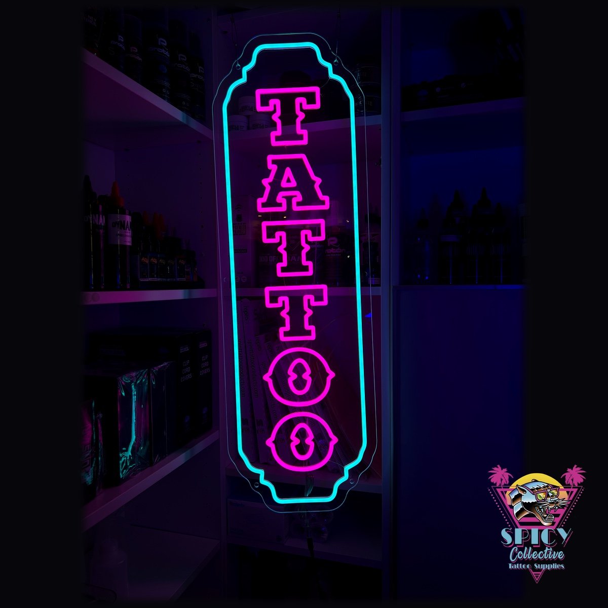 Tänd vertikal LED-neonskylt Tattoo i rosa med cyanfärgad ram